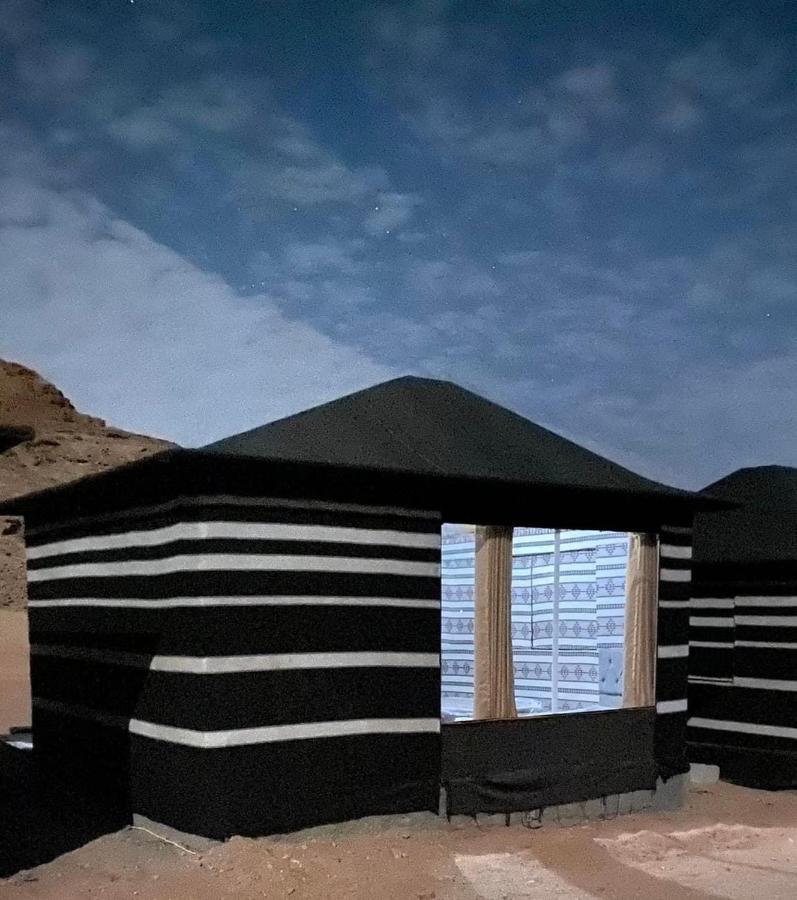 Wadi Rum Cave Camp &Jeep Tour エクステリア 写真